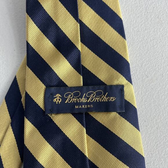 Brooks Brothers Makers Men's Necktie 59.5" Gold With Navy Stripes 100% Silk - Picture 3 of 8